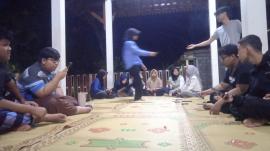 Karang Taruna Kepil Matangkan Persiapan Lomba Agustusan, Hadirkan Sepak Bola Bapak-Bapak Pakai Daste